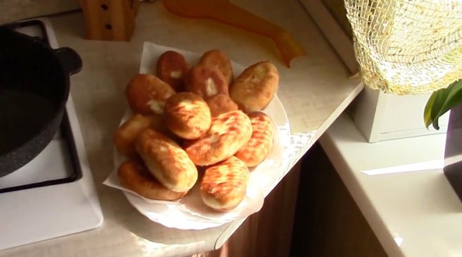 жареные пирожки без дрожжей и без яиц
