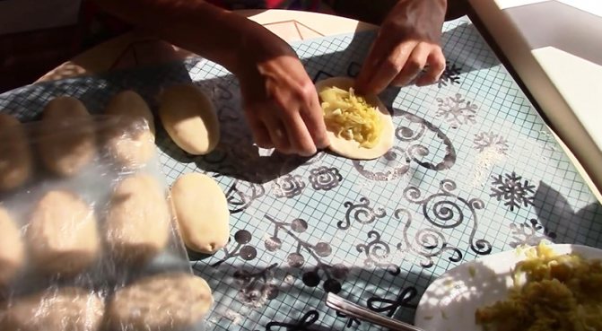 жареные пирожки без дрожжей и без яиц
